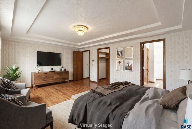 1244 S Stoney Pointe Ct Court, Sioux Falls, SD 57106