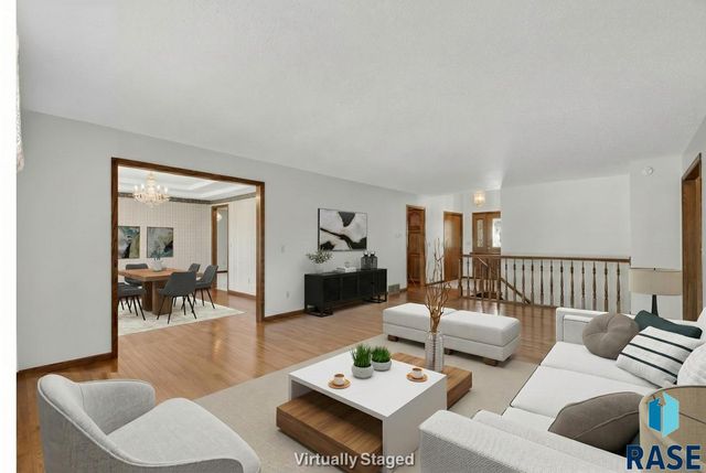 1244 S Stoney Pointe Ct Court, Sioux Falls, SD 57106