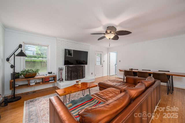 2418 Live Oak Court, Gastonia, NC 28056