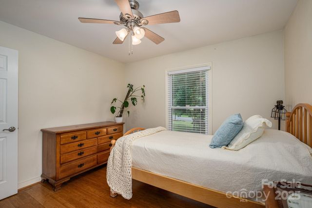 2418 Live Oak Court, Gastonia, NC 28056