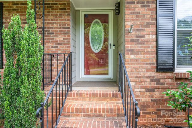 2418 Live Oak Court, Gastonia, NC 28056