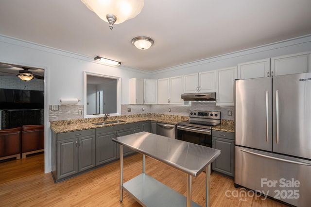 2418 Live Oak Court, Gastonia, NC 28056