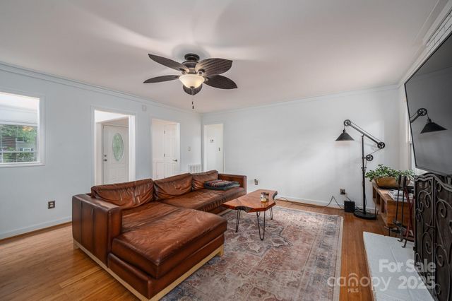 2418 Live Oak Court, Gastonia, NC 28056