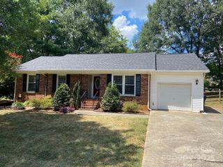 2418 Live Oak Court, Gastonia, NC 28056