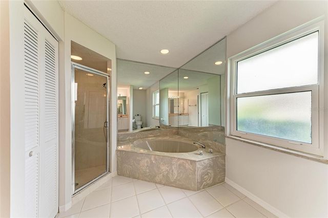 5032 SOUTHERN PINE CIRCLE, Venice, FL 34293