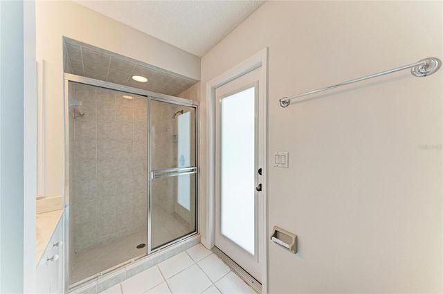 5032 SOUTHERN PINE CIRCLE, Venice, FL 34293