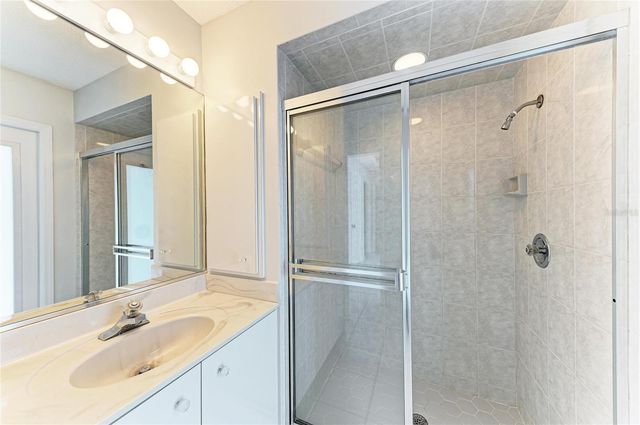 5032 SOUTHERN PINE CIRCLE, Venice, FL 34293