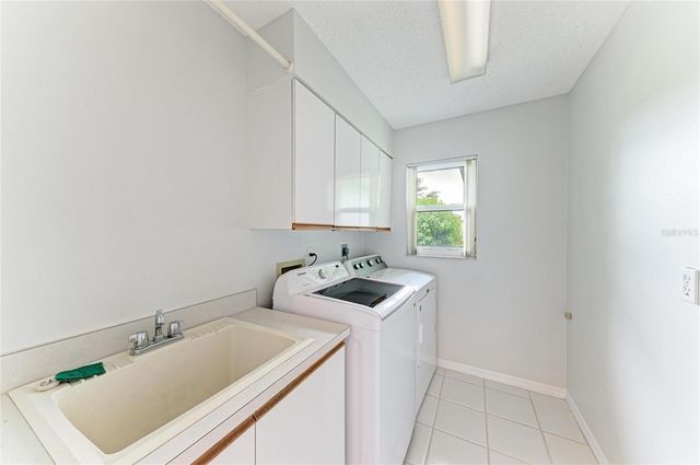5032 SOUTHERN PINE CIRCLE, Venice, FL 34293
