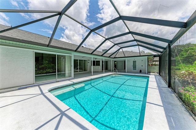 5032 SOUTHERN PINE CIRCLE, Venice, FL 34293