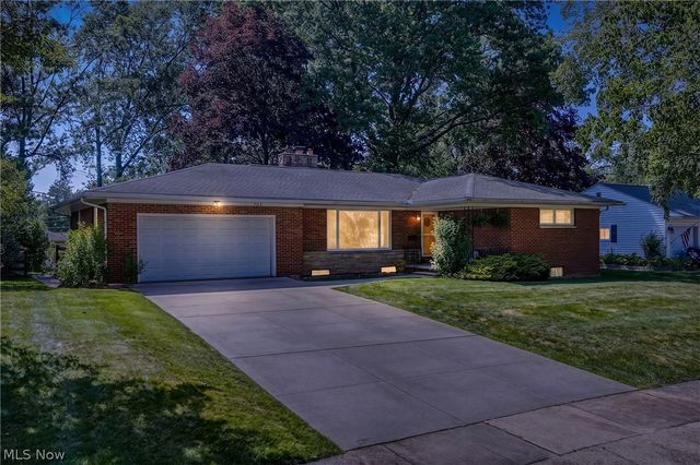 2588 17th Street, Cuyahoga Falls, OH 44223