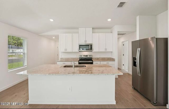 7500 QUEENSGATE Circle, Jacksonville, FL 32219