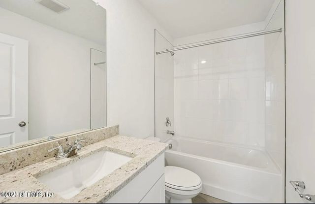 7500 QUEENSGATE Circle, Jacksonville, FL 32219