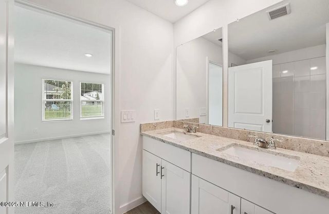 7500 QUEENSGATE Circle, Jacksonville, FL 32219