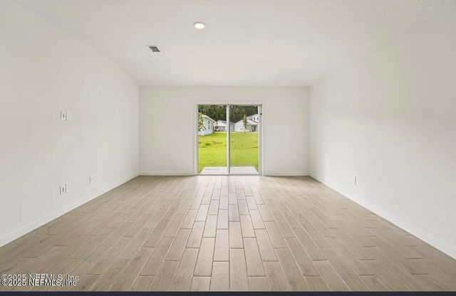 7500 QUEENSGATE Circle, Jacksonville, FL 32219
