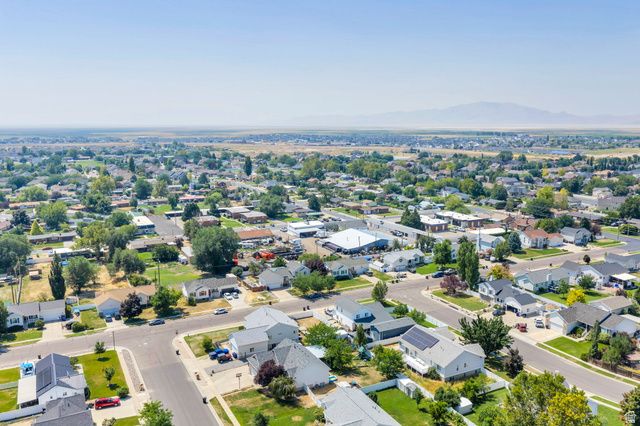 2099 S 1840 W, Syracuse, UT 84075
