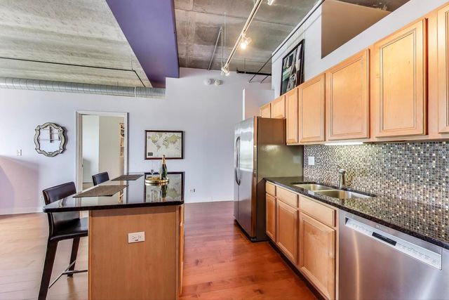 833 W 15th Place 606W, Chicago, IL 60608