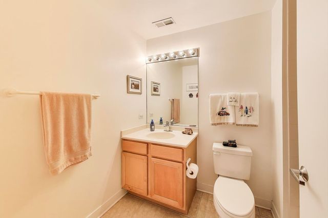 833 W 15th Place 606W, Chicago, IL 60608