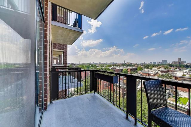 833 W 15th Place 606W, Chicago, IL 60608