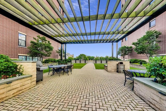 833 W 15th Place 606W, Chicago, IL 60608