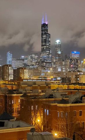 833 W 15th Place 606W, Chicago, IL 60608