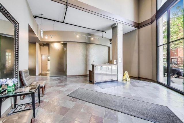 833 W 15th Place 606W, Chicago, IL 60608