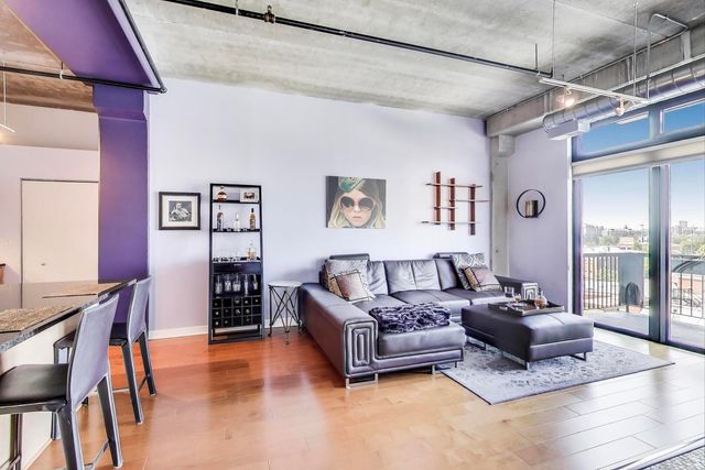 833 W 15th Place 606W, Chicago, IL 60608