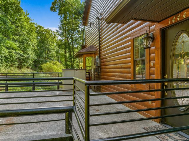 1444 S Baden Drive, Gatlinburg, TN 37738