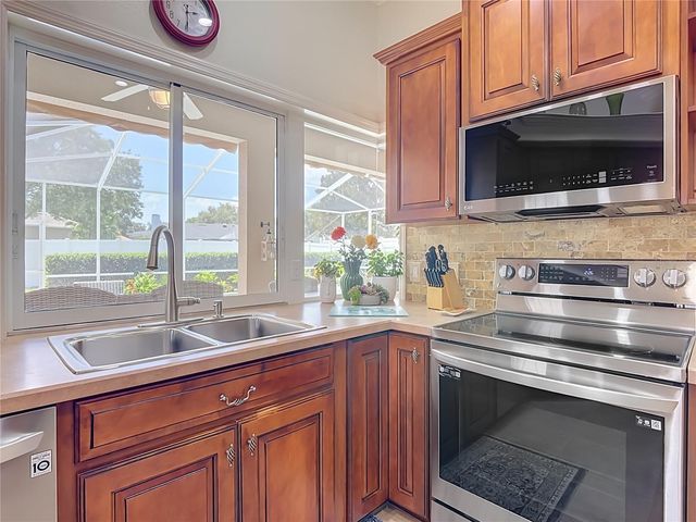 1953 VIEWPOINT LANDINGS ROAD, Lakeland, FL 33810