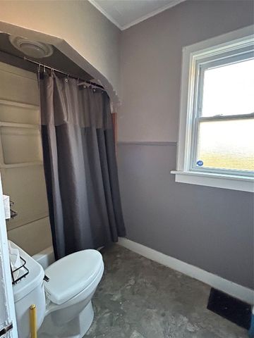 241 E 24TH Street, Erie, PA 16503