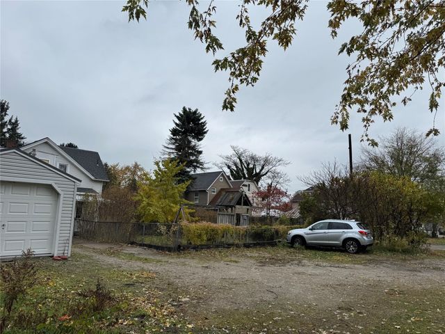 241 E 24TH Street, Erie, PA 16503