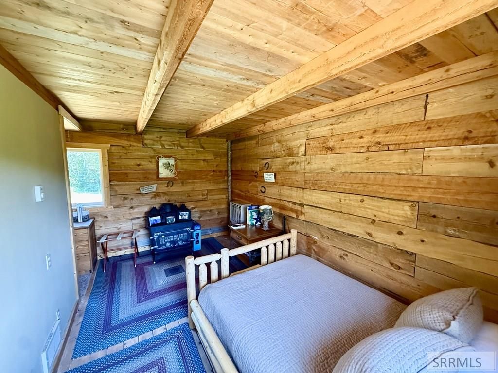 Image 18 of property listing at 5 Sky Trail Lane, North Fork, ID 83466