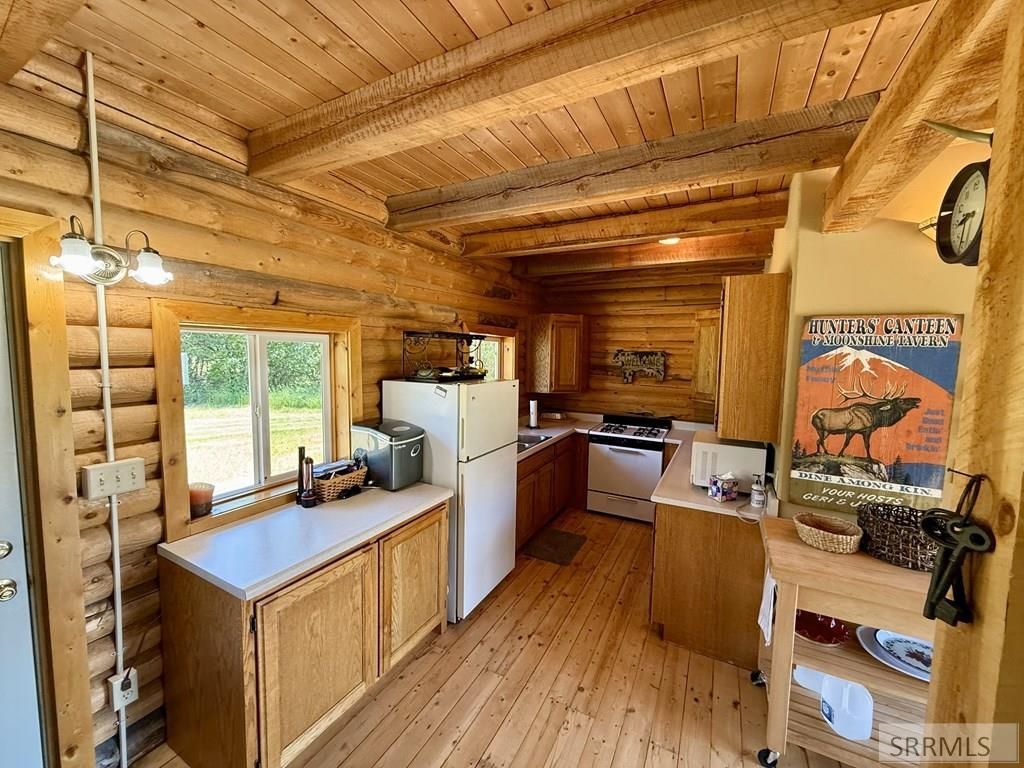 Image 6 of property listing at 5 Sky Trail Lane, North Fork, ID 83466