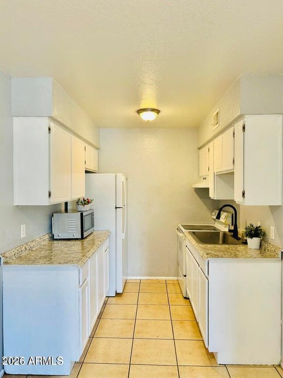 240 S Doran -- Apt 1, Mesa, AZ 85204