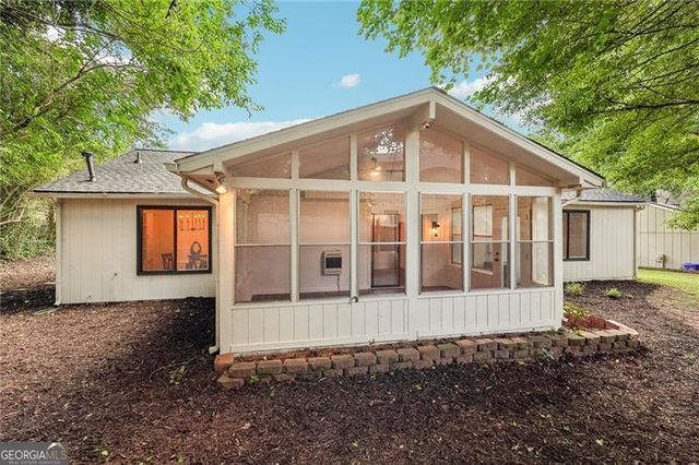 1050 Park West Court, Stone Mountain, GA 30088
