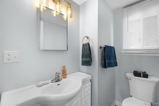 23364 Baker Street, Taylor, MI 48180