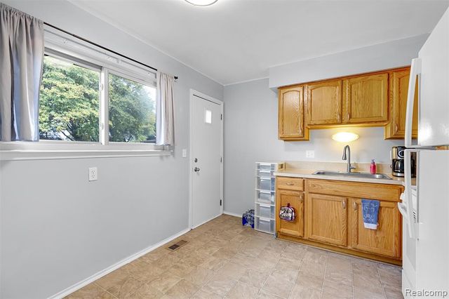 23364 Baker Street, Taylor, MI 48180