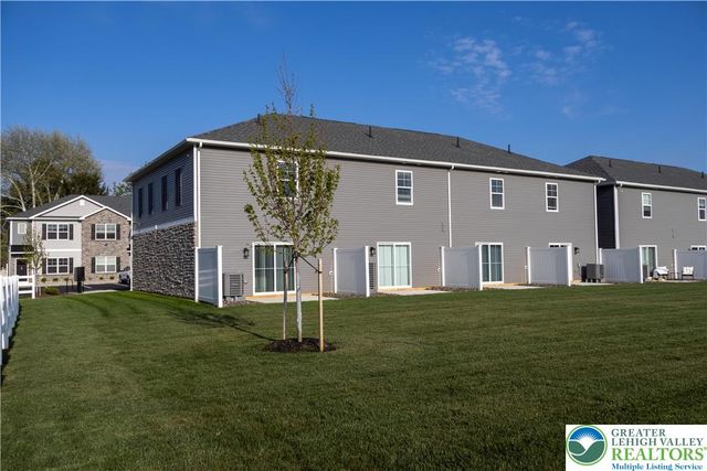 1411 Greenview Drive 12, Bethlehem City, PA 18018