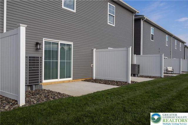 1411 Greenview Drive 12, Bethlehem City, PA 18018