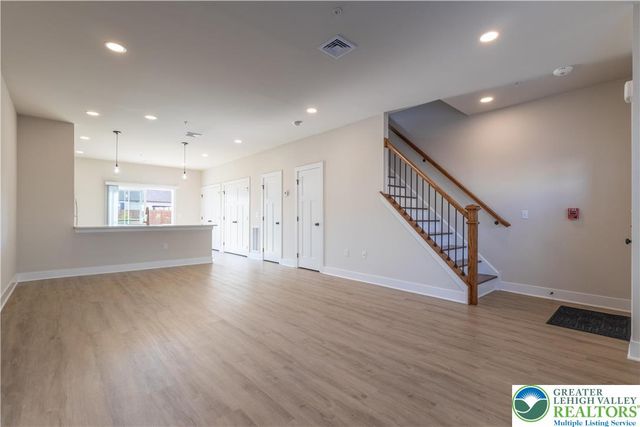 1411 Greenview Drive 12, Bethlehem City, PA 18018