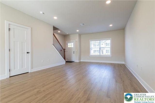 1411 Greenview Drive 12, Bethlehem City, PA 18018