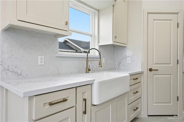5821 Napa Avenue, Edinburg, TX 78542