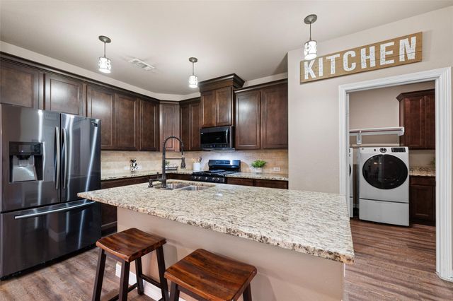 2234 Shalmar Drive, West Columbia, TX 77486