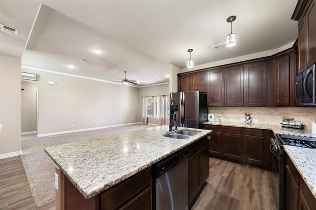 2234 Shalmar Drive, West Columbia, TX 77486