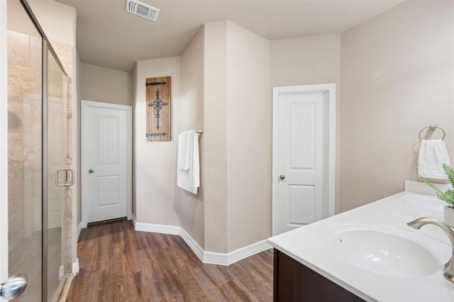 2234 Shalmar Drive, West Columbia, TX 77486