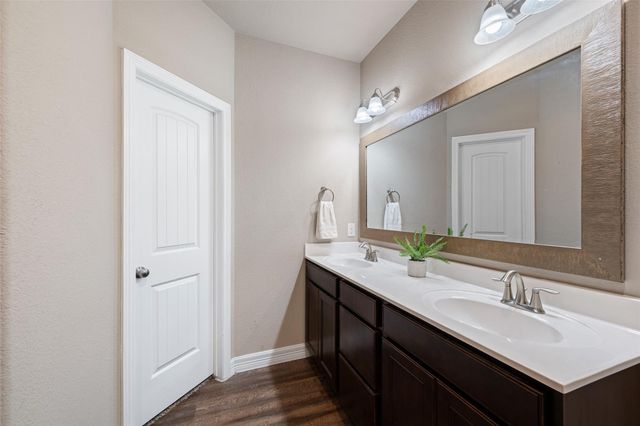 2234 Shalmar Drive, West Columbia, TX 77486