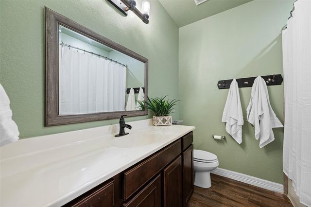 2234 Shalmar Drive, West Columbia, TX 77486