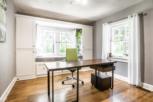 8820 Westfield Boulevard, Indianapolis, IN 46240