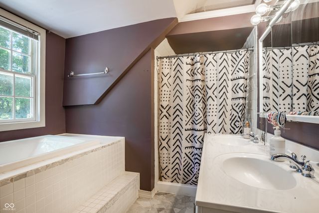 8820 Westfield Boulevard, Indianapolis, IN 46240