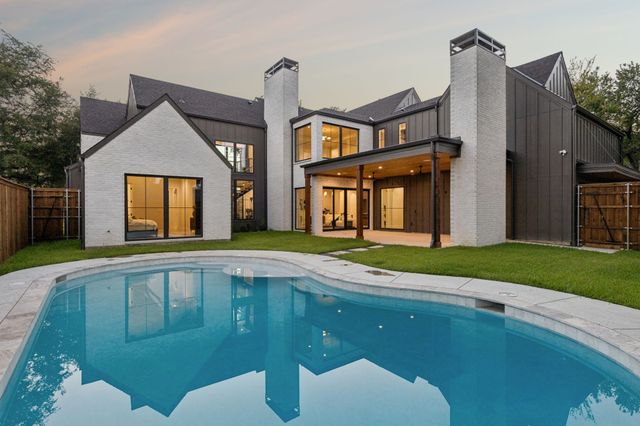 16834 Mossy Oak Drive, Dallas, TX 75248