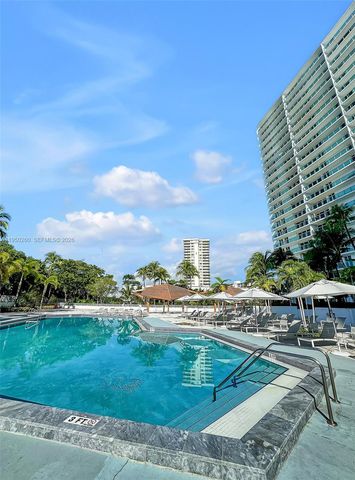 100 Bayview Dr 408, Sunny Isles Beach, FL 33160